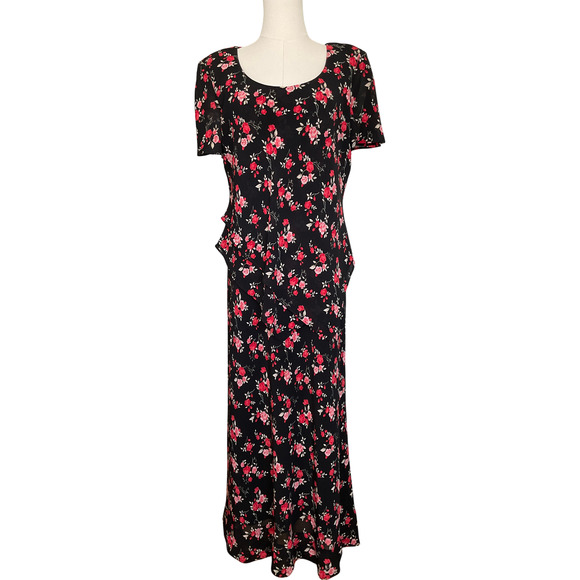 Women's Floral Maxi Dress Black with Red Roses Short Sleeve Size Medium - Picture 1 of 9